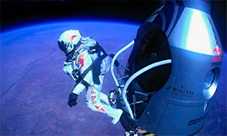 Felix Baumgartner salta da estratosfera